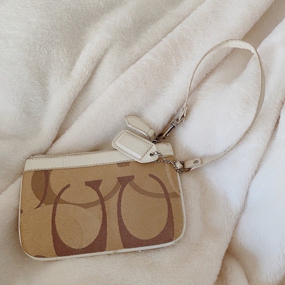 coach pouch!! - Picture 2 of 4